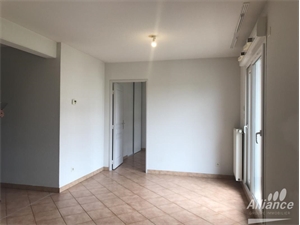 t2 à la location -   25200  MONTBELIARD, surface 44 m2 location t2 - UBI438024158